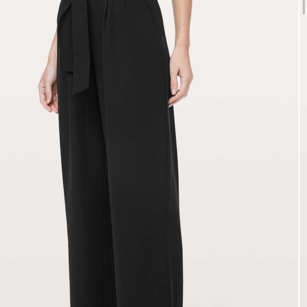 NWOT Lululemon Noir Wideleg Pants in Black